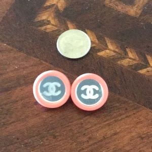 2 Chanel buttons
